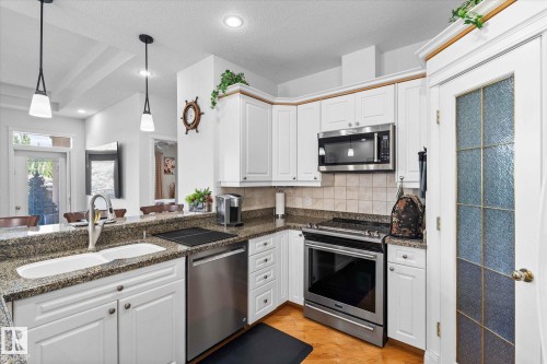 6 50 Oakridge Dr, St. Albert, AB - Indoor Photo Showing Kitchen With Double Sink
