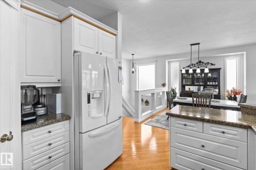 6 50 Oakridge Dr, St. Albert, AB - Indoor Photo Showing Kitchen