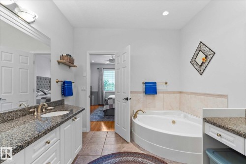 6 50 Oakridge Dr, St. Albert, AB - Indoor Photo Showing Bathroom