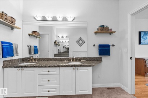 6 50 Oakridge Dr, St. Albert, AB - Indoor Photo Showing Bathroom