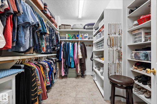 6 50 Oakridge Dr, St. Albert, AB - Indoor With Storage