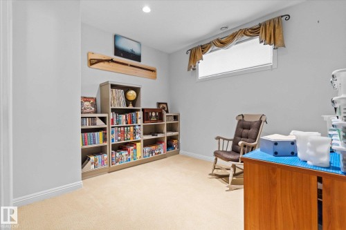 6 50 Oakridge Dr, St. Albert, AB - Indoor Photo Showing Office