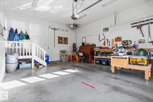 6 50 Oakridge Dr, St. Albert, AB - Indoor Photo Showing Garage