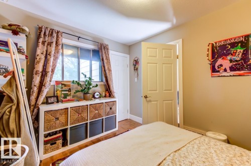 10950 73 Avenue, Edmonton, AB - Indoor Photo Showing Bedroom