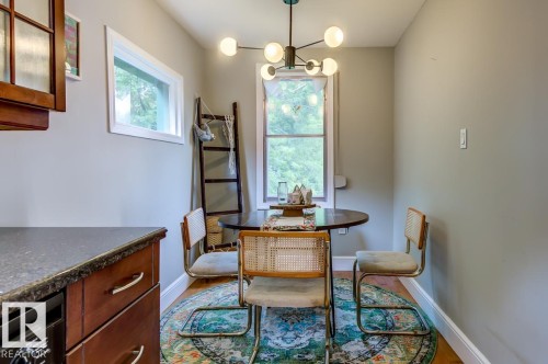 10950 73 Avenue, Edmonton, AB - Indoor Photo Showing Dining Room