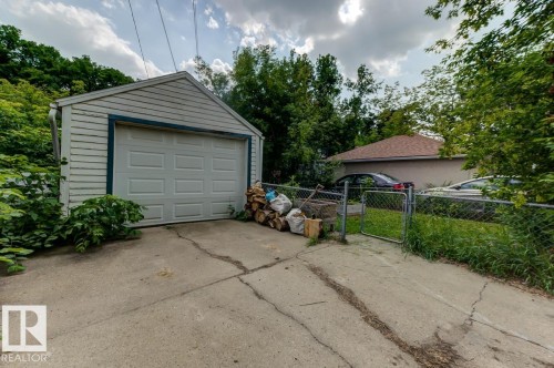 10950 73 Avenue, Edmonton, AB - Outdoor
