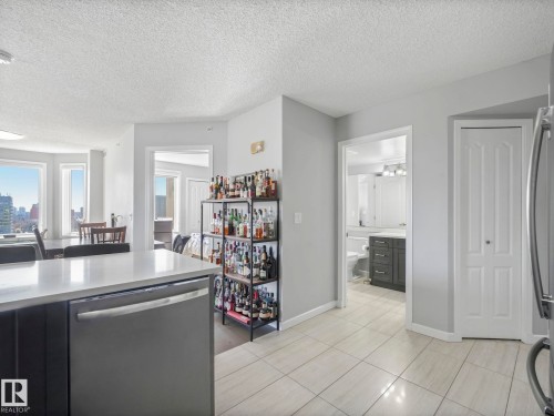 1404 10909 103 Avenue, Edmonton, AB - Indoor Photo Showing Kitchen