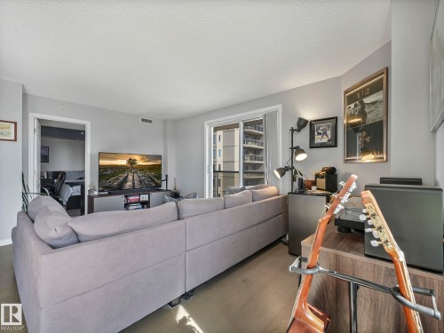 1404 10909 103 Avenue, Edmonton, AB - Indoor Photo Showing Living Room