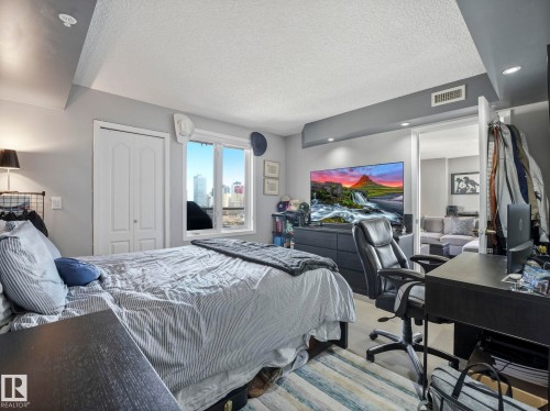 1404 10909 103 Avenue, Edmonton, AB - Indoor Photo Showing Bedroom