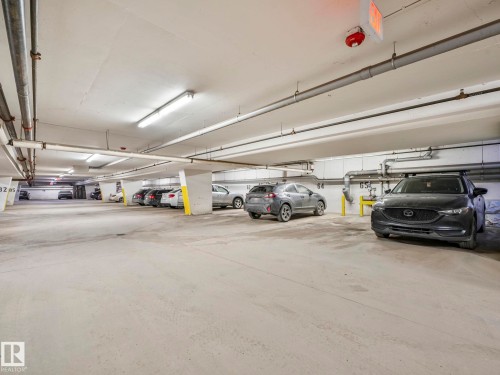 1404 10909 103 Avenue, Edmonton, AB - Indoor Photo Showing Garage
