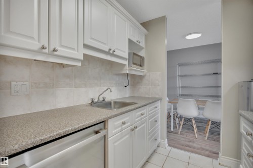 1412 13910 Stony Plain Road, Edmonton, AB - Indoor Photo Showing Kitchen