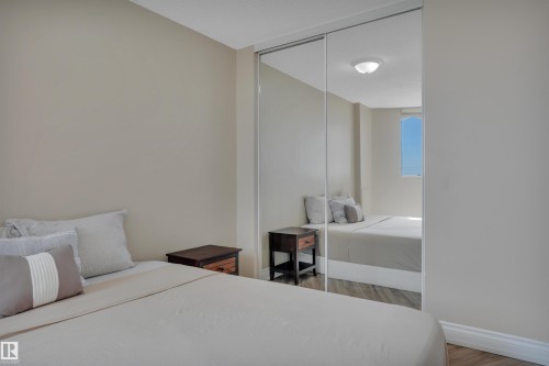 1412 13910 Stony Plain Road, Edmonton, AB - Indoor Photo Showing Bedroom