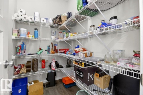 19721 27 Avenue, Edmonton, AB - Indoor With Storage