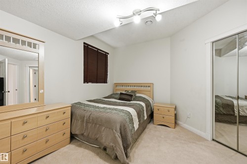 2423 Tegler Green, Edmonton, AB - Indoor Photo Showing Bedroom