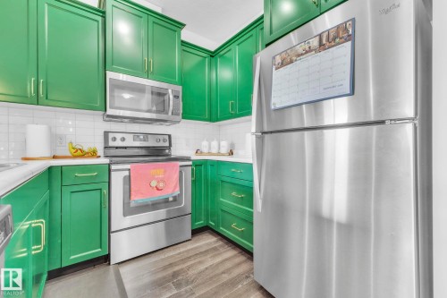 203 812 Welsh Drive, Edmonton, AB - Indoor Photo Showing Kitchen With Upgraded Kitchen