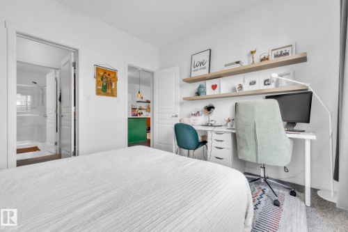 203 812 Welsh Drive, Edmonton, AB - Indoor Photo Showing Bedroom