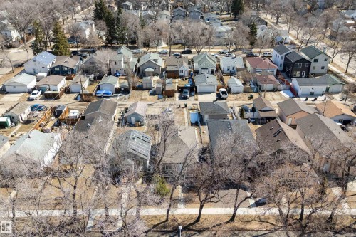 Residential neighborhood featuring detached homes on individual lots - 11919 96 Street, Edmonton, AB - Outdoor With View
