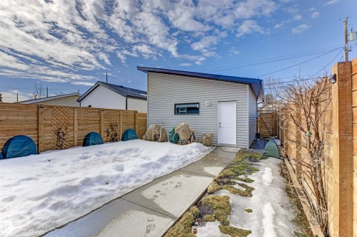 9928 151 Street Nw, Edmonton, AB - Outdoor