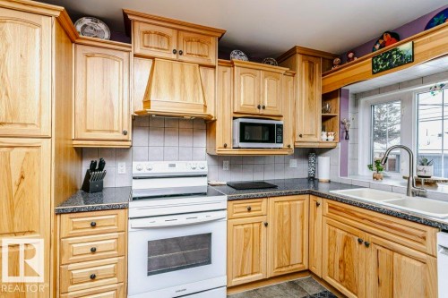 15634 81 Avenue, Edmonton, AB - Indoor Photo Showing Kitchen With Double Sink