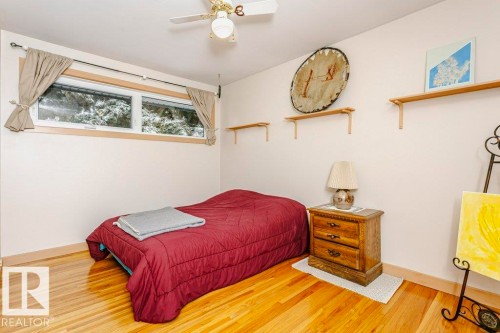 15634 81 Avenue, Edmonton, AB - Indoor Photo Showing Bedroom