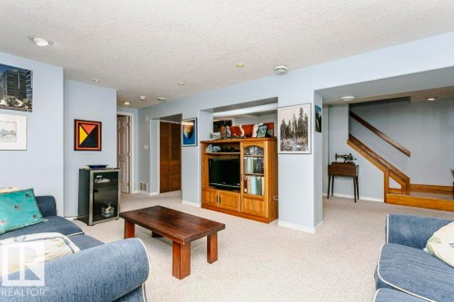 15634 81 Avenue, Edmonton, AB - Indoor Photo Showing Living Room