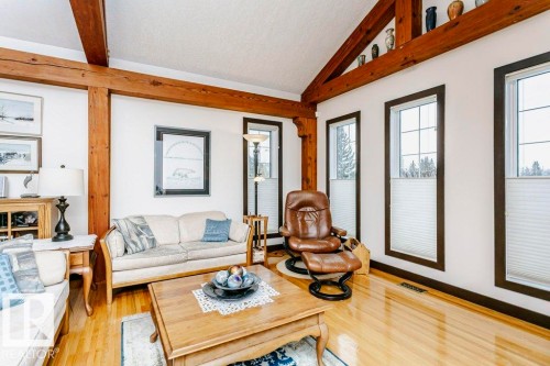 15634 81 Avenue, Edmonton, AB - Indoor Photo Showing Living Room