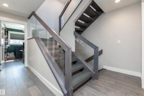 9629 84 Avenue, Edmonton, AB - Indoor Photo Showing Other Room