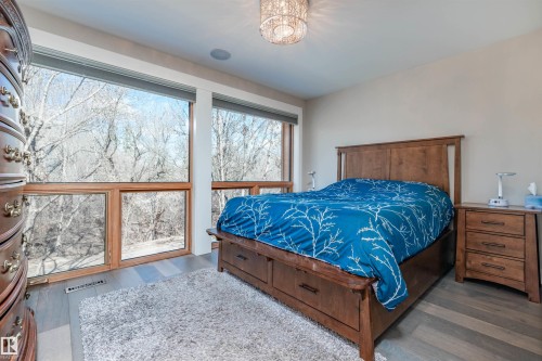 9629 84 Avenue, Edmonton, AB - Indoor Photo Showing Bedroom