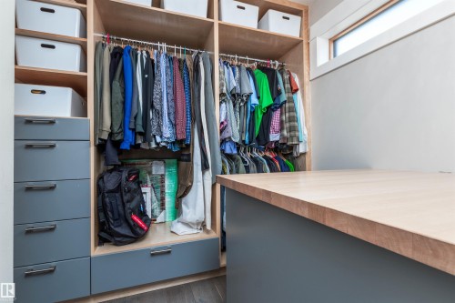 9629 84 Avenue, Edmonton, AB - Indoor With Storage