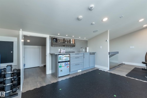 9629 84 Avenue, Edmonton, AB - Indoor Photo Showing Other Room