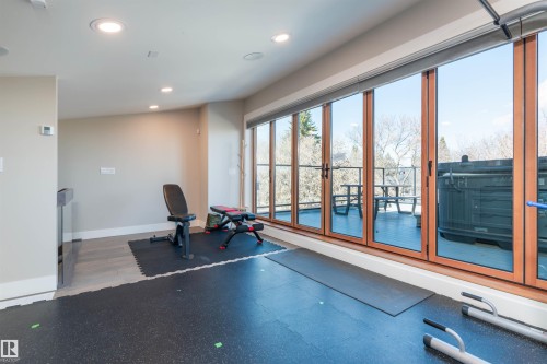 9629 84 Avenue, Edmonton, AB - Indoor