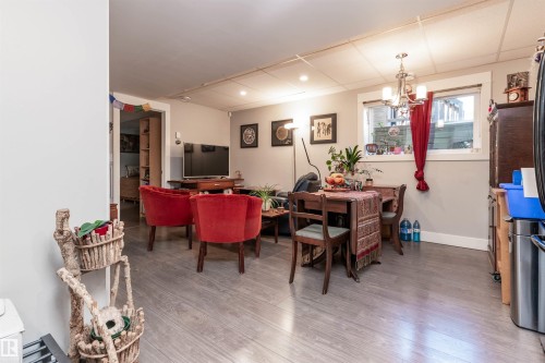 9629 84 Avenue, Edmonton, AB - Indoor