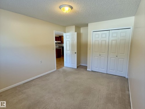 4 5011 Pine Drive, Cherry Grove, AB - Indoor Photo Showing Other Room