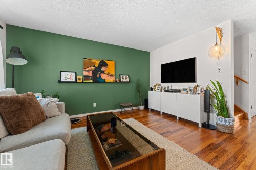 8759 92 Avenue, Edmonton, AB - Indoor Photo Showing Living Room