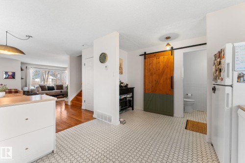 8759 92 Avenue, Edmonton, AB - Indoor