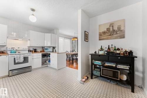 8759 92 Avenue, Edmonton, AB - Indoor Photo Showing Kitchen