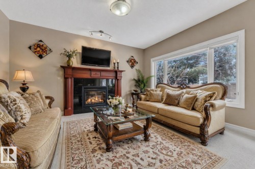 1181 Hollands Way, Edmonton, AB 