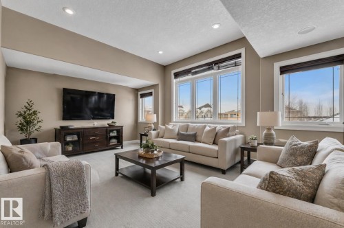 1181 Hollands Way, Edmonton, AB 