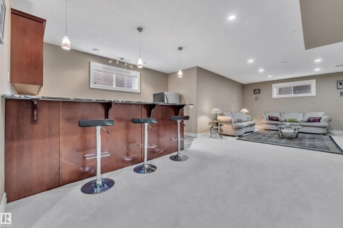 1181 Hollands Way, Edmonton, AB 