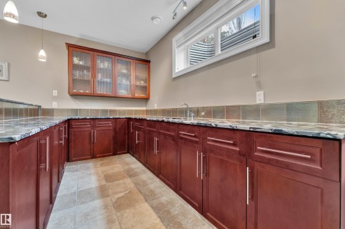 1181 Hollands Way, Edmonton, AB 