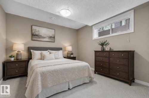 1181 Hollands Way, Edmonton, AB 