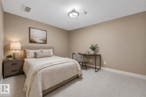 1181 Hollands Way, Edmonton, AB 