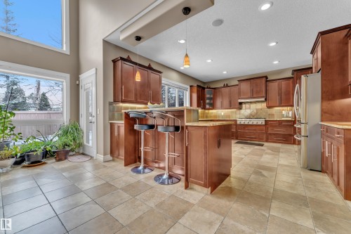 1181 Hollands Way, Edmonton, AB 