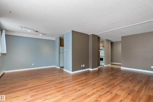 Spacious interior - 206 9929 113 Street, Edmonton, AB - Indoor Photo Showing Other Room