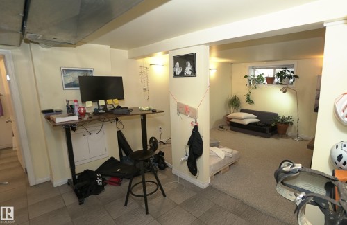 10026 87 Avenue, Edmonton, AB - Indoor