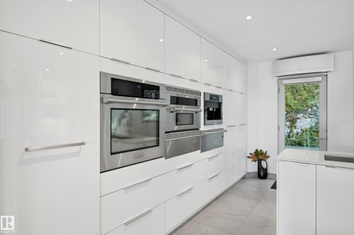 10065 90 Avenue, Edmonton, AB - Indoor Photo Showing Kitchen