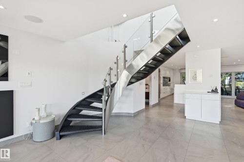 10065 90 Avenue, Edmonton, AB - Indoor Photo Showing Other Room