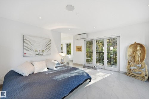10065 90 Avenue, Edmonton, AB - Indoor Photo Showing Bedroom