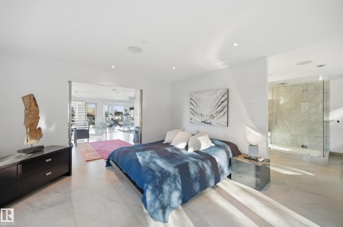 10065 90 Avenue, Edmonton, AB - Indoor Photo Showing Bedroom