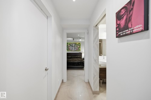 10065 90 Avenue, Edmonton, AB - Indoor Photo Showing Other Room